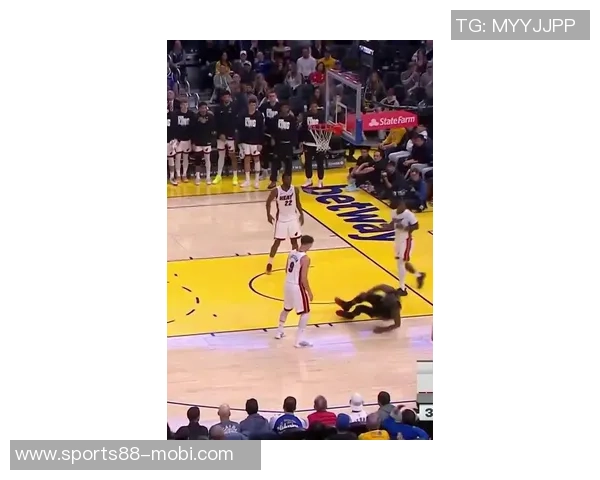 巴特勒半场表现抢眼17分钟内贡献12分2板3助2断展现强大杀伤力