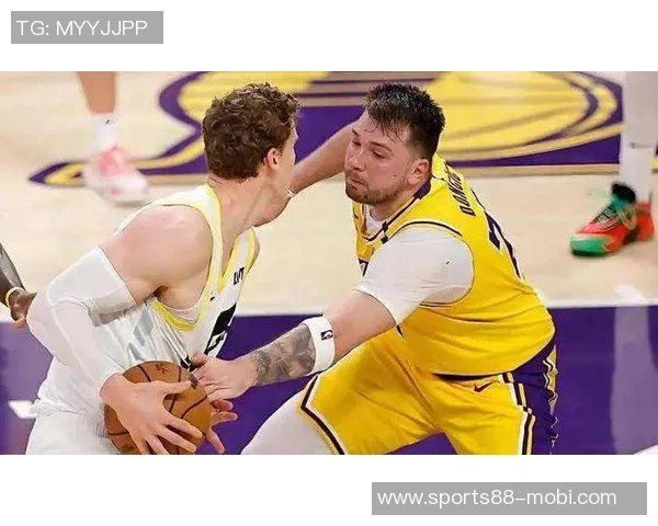 湖人官推比赛期间沉默不语引发球迷热议与吐槽